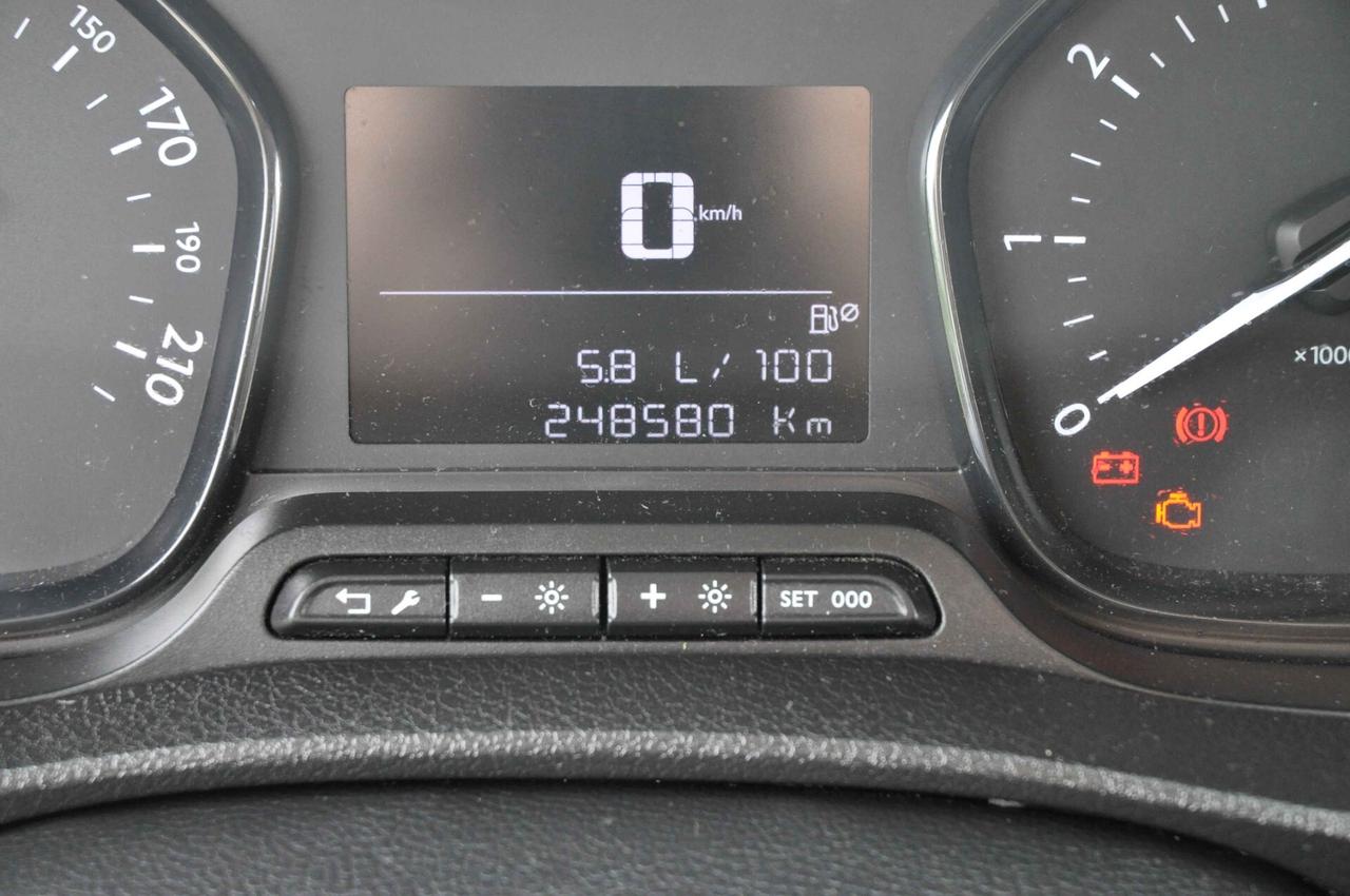 Peugeot Traveller Expert 1.6 BlueHdi 9 Posti