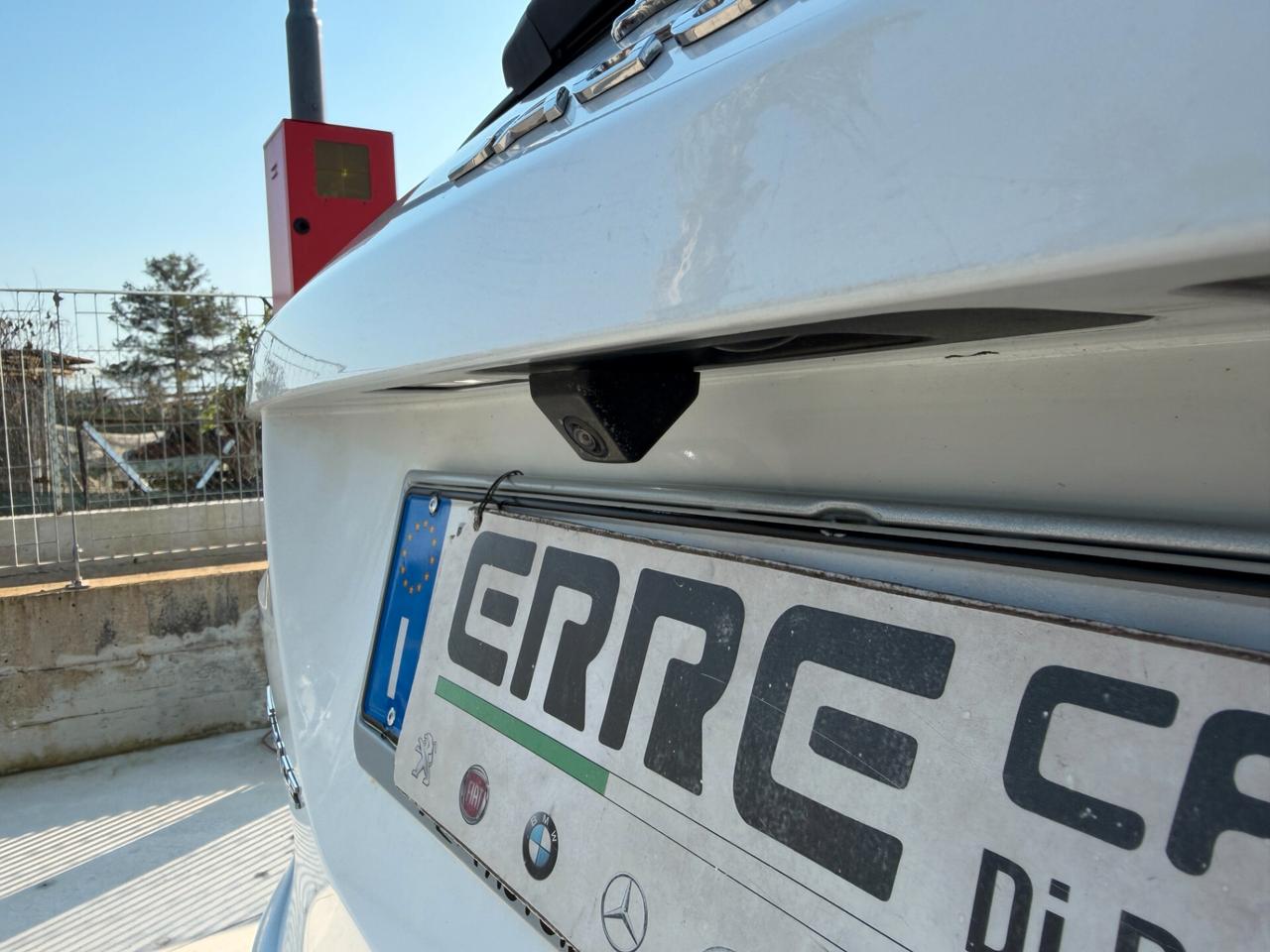 JAGUAR F-PACE R-SPORT 2017 2.0 DIESEL 241 CV *LEGGI