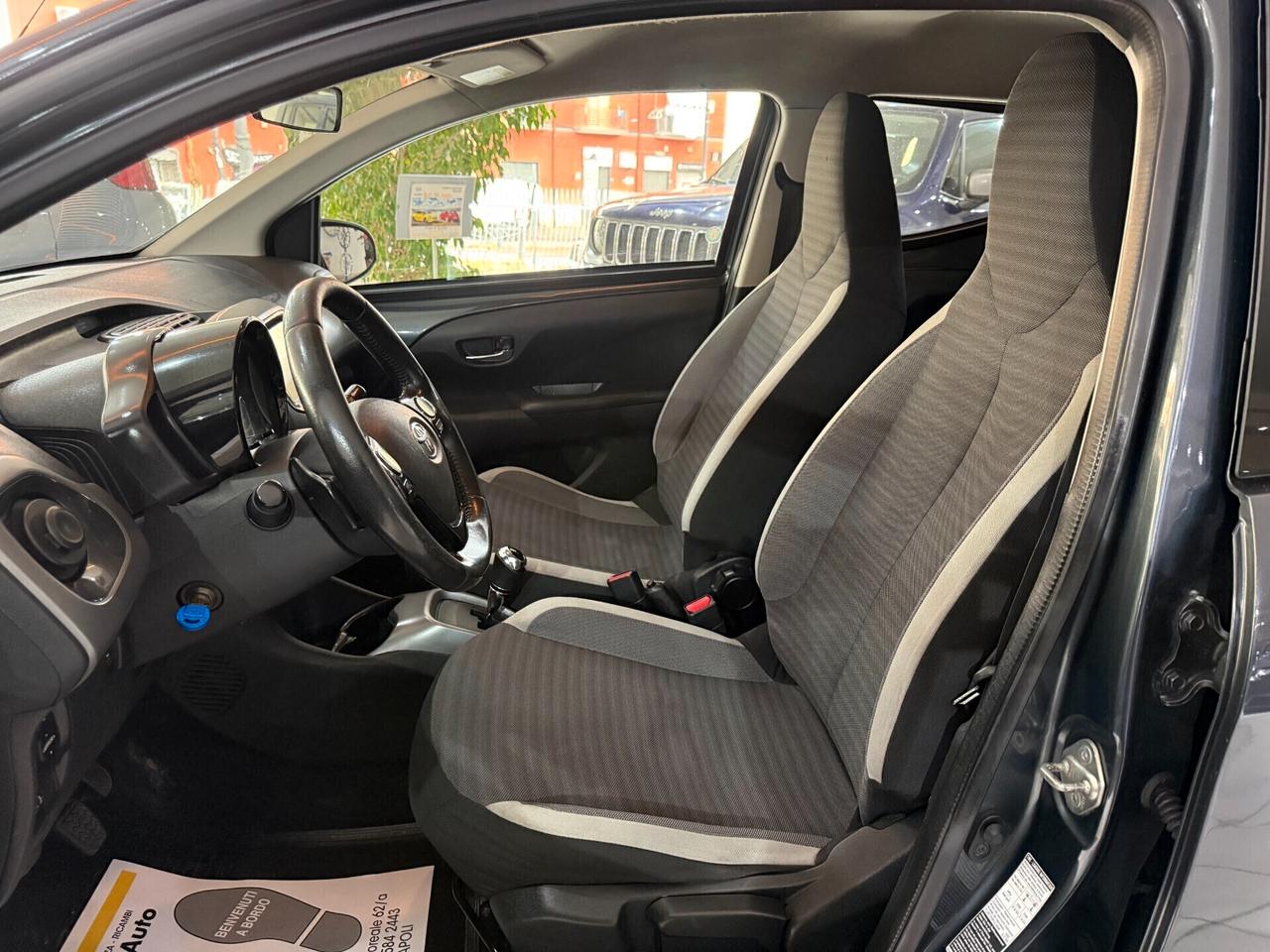 Toyota Aygo 1.0 VVT-i 72 CV 5 porte x-play MMT