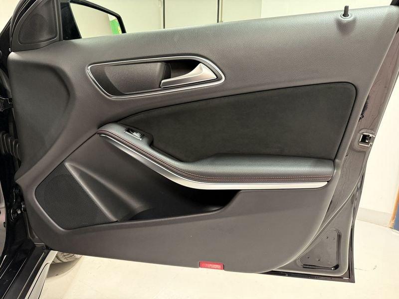 Mercedes-Benz GLA GLA 200 Premium AMG Night Edition