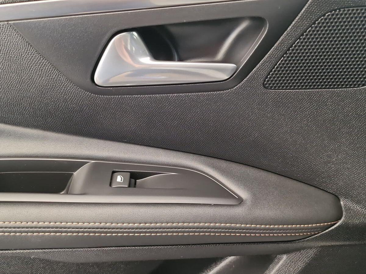 PEUGEOT 3008 1.5 DIESEL 130CV GT - LINE