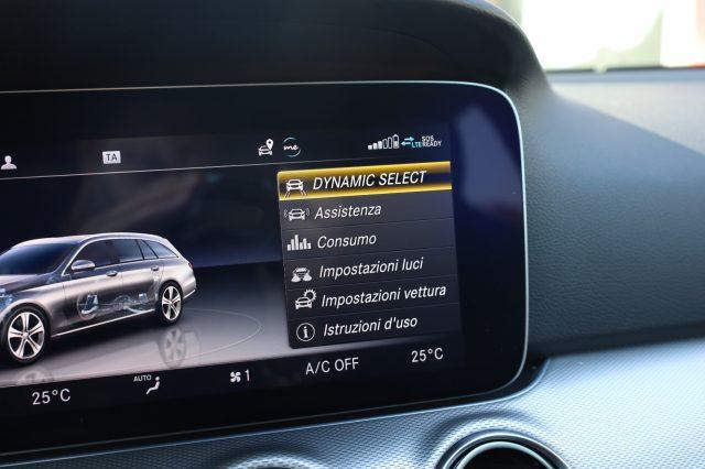 MERCEDES-BENZ E 220 d S.W. 4Matic Auto LED Luci AMBIENT Camera ACC Rad