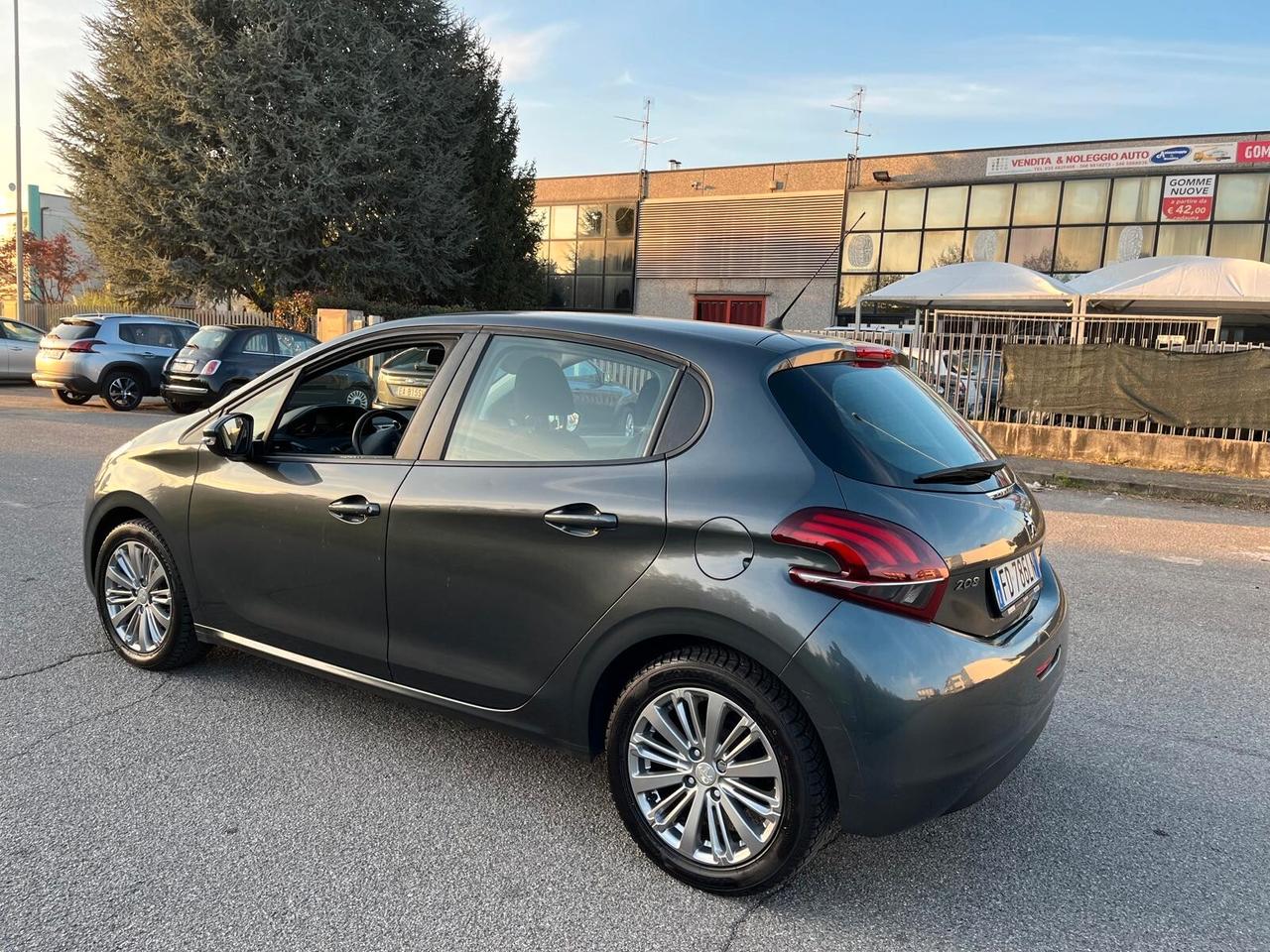 Peugeot 208 5 porte Active **NEOPATENTATO**