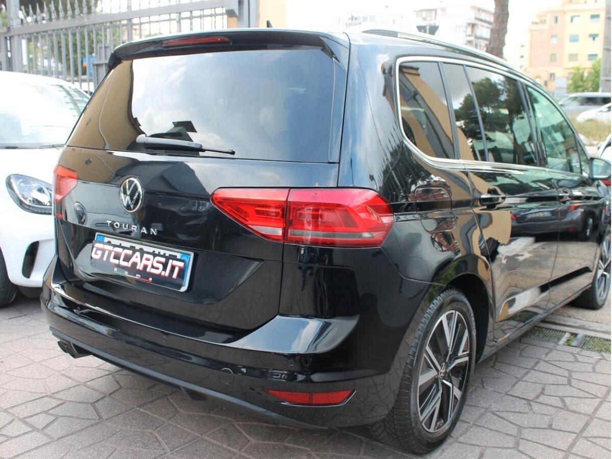 Volkswagen Touran 2.0 TDI 150 CV SCR DSG Executive BlueMotion Tech.7p Nav PDC UNIPRO IVA DEDUC.