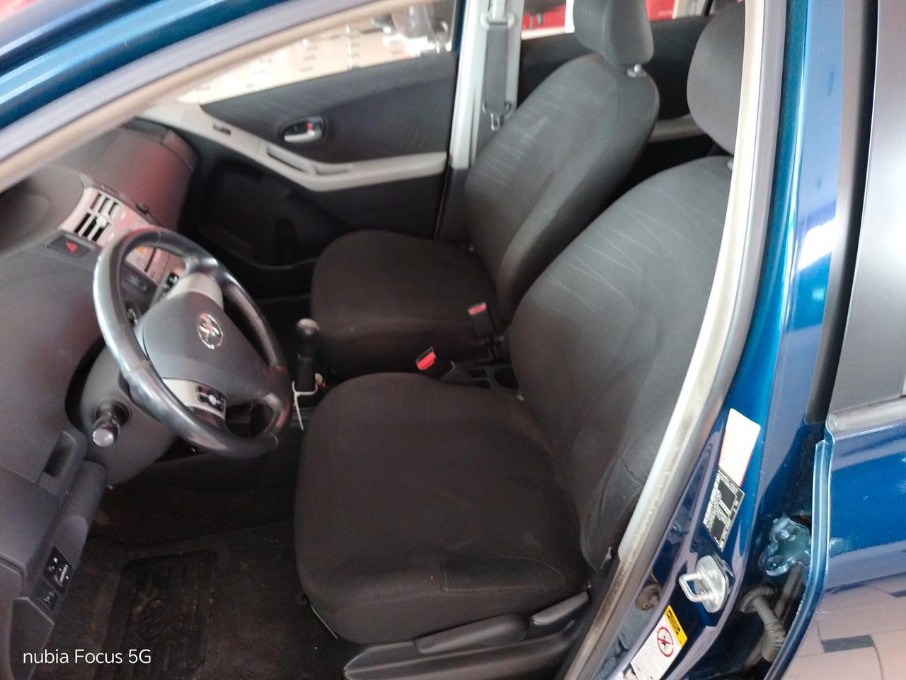 Toyota Yaris 1000cc tecno