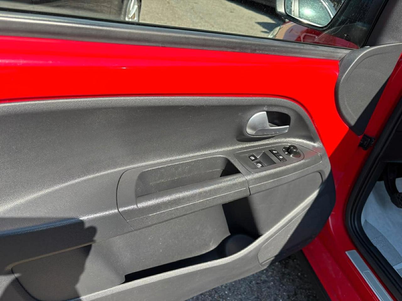 Volkswagen up! CROSS 1.0 75 CV 5p.