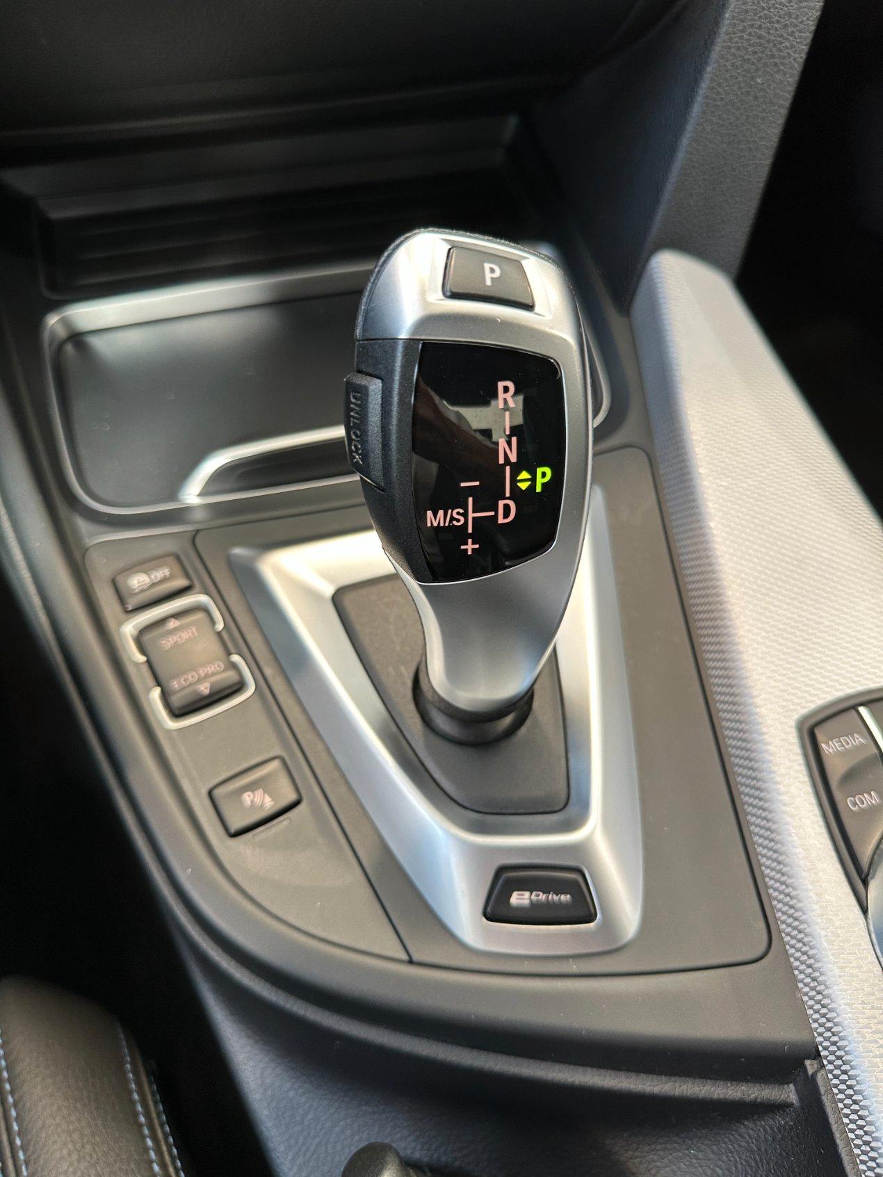 BMW 330 e Msport auto-LED-18"-Telecamera-Navi