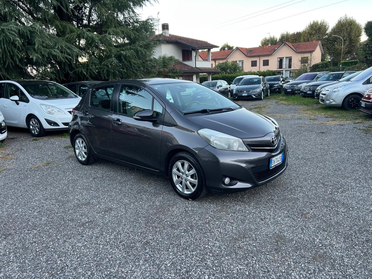 Toyota Yaris 1.3 5 porte Lounge*NEOPATENTATI