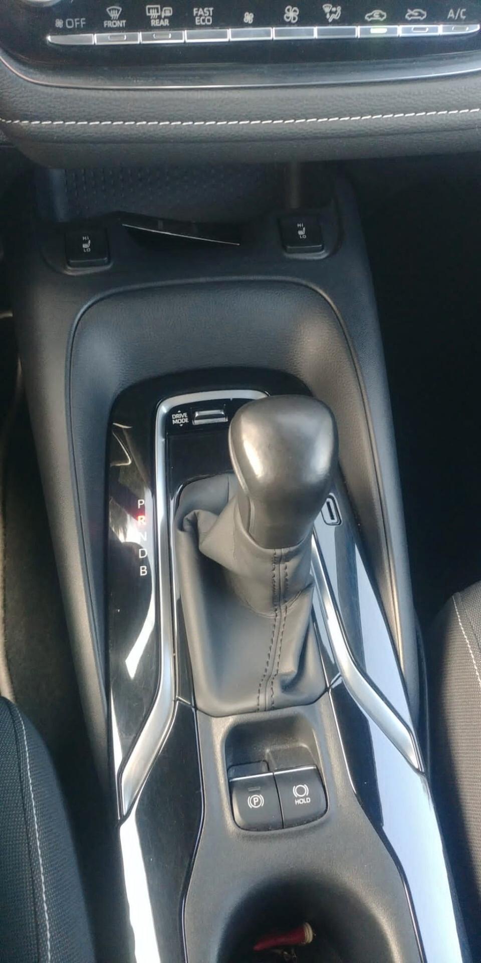 Toyota Corolla HBRID 98cv NEO PATENTATI APPLE CAR PLAY BLUETOOTH CRUISE CERCHI MULTIFUNZIONE