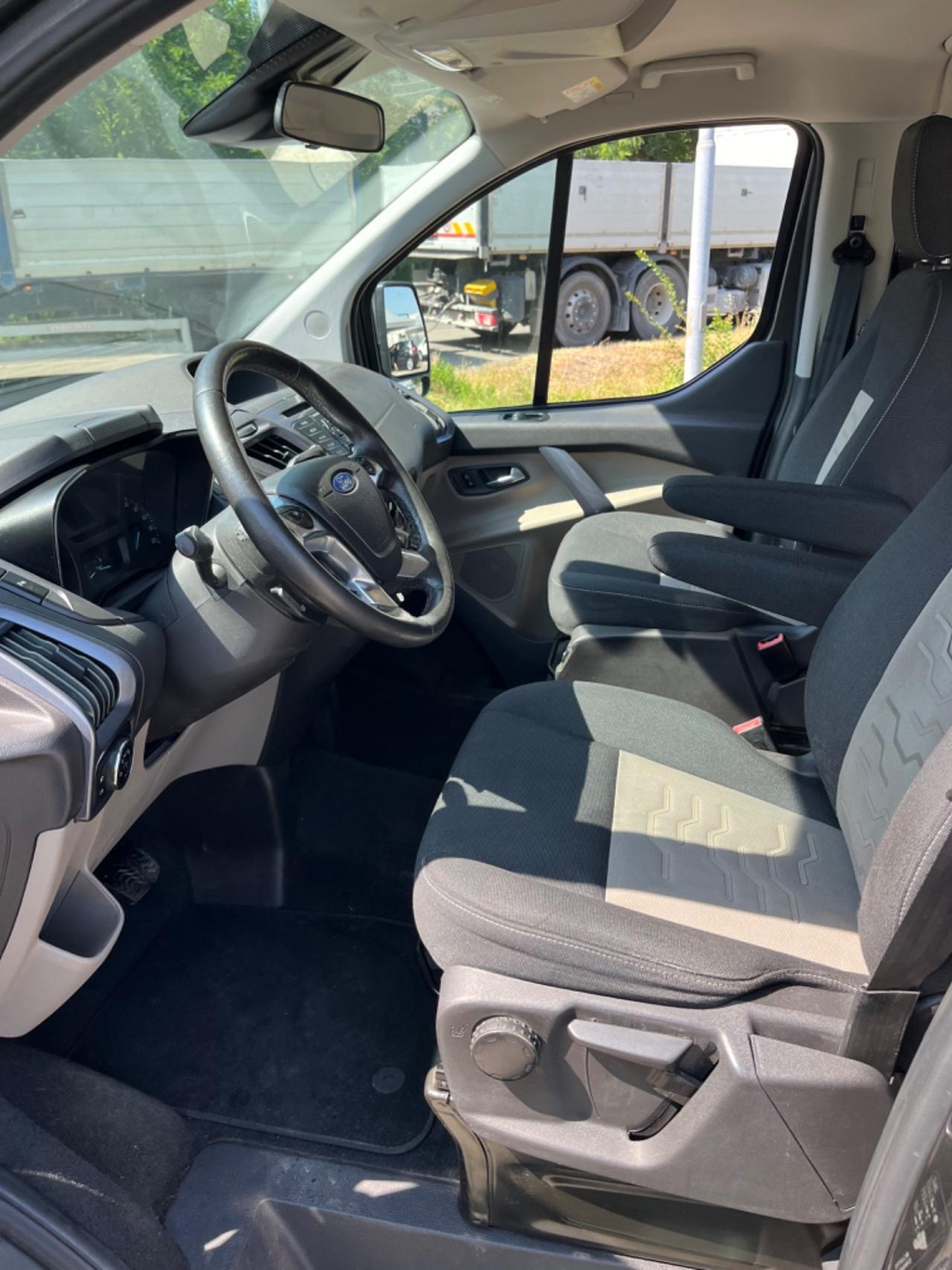 Ford Tourneo Custom Tourneo Custom 310 2.0 TDCi 130CV PC Titanium