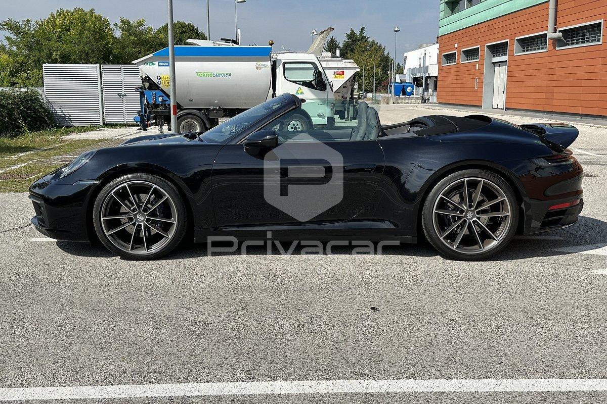 PORSCHE 911 Carrera 4 Cabriolet