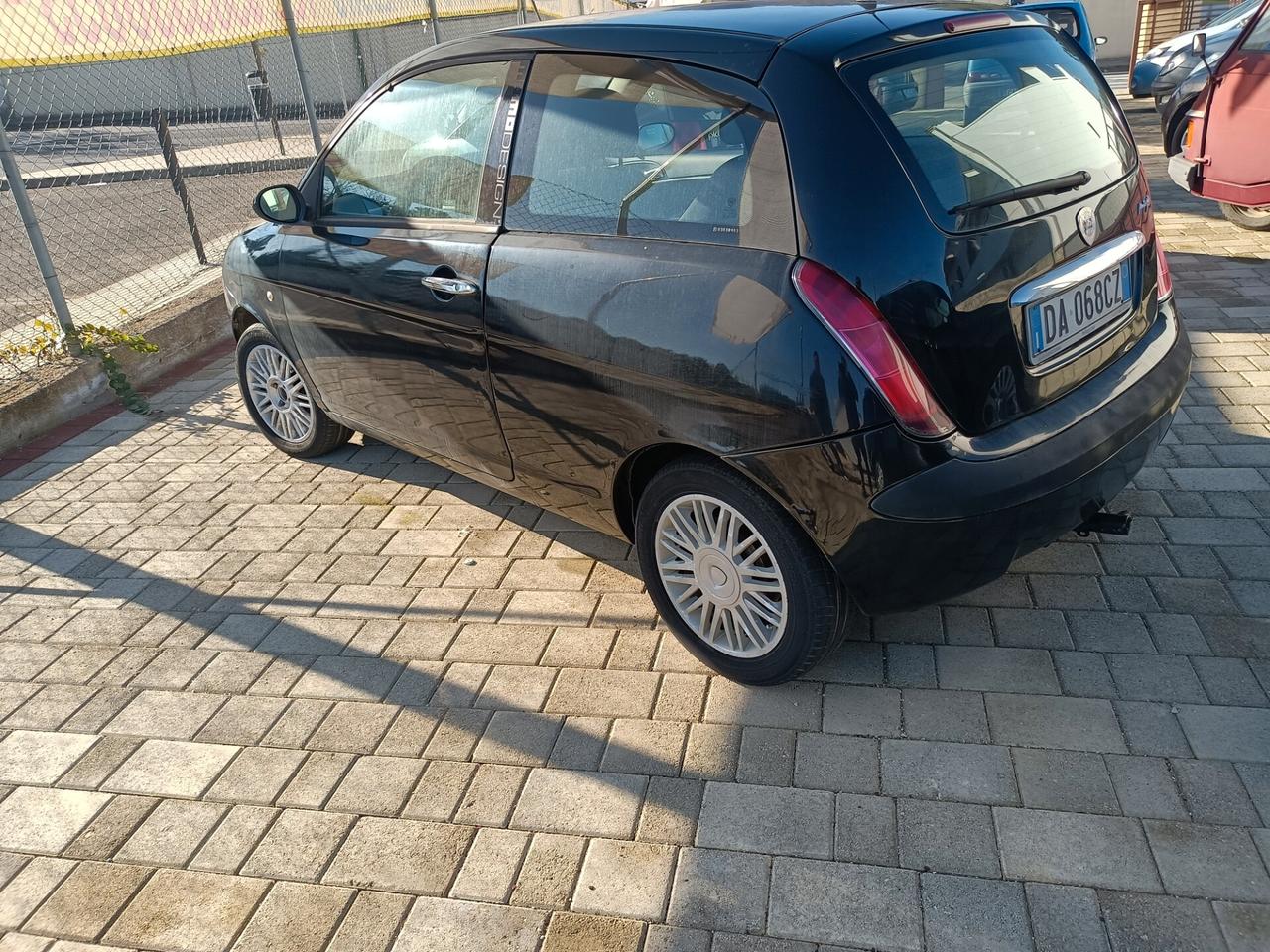 Lancia Ypsilon 1.3 MJT 75 CV Argento