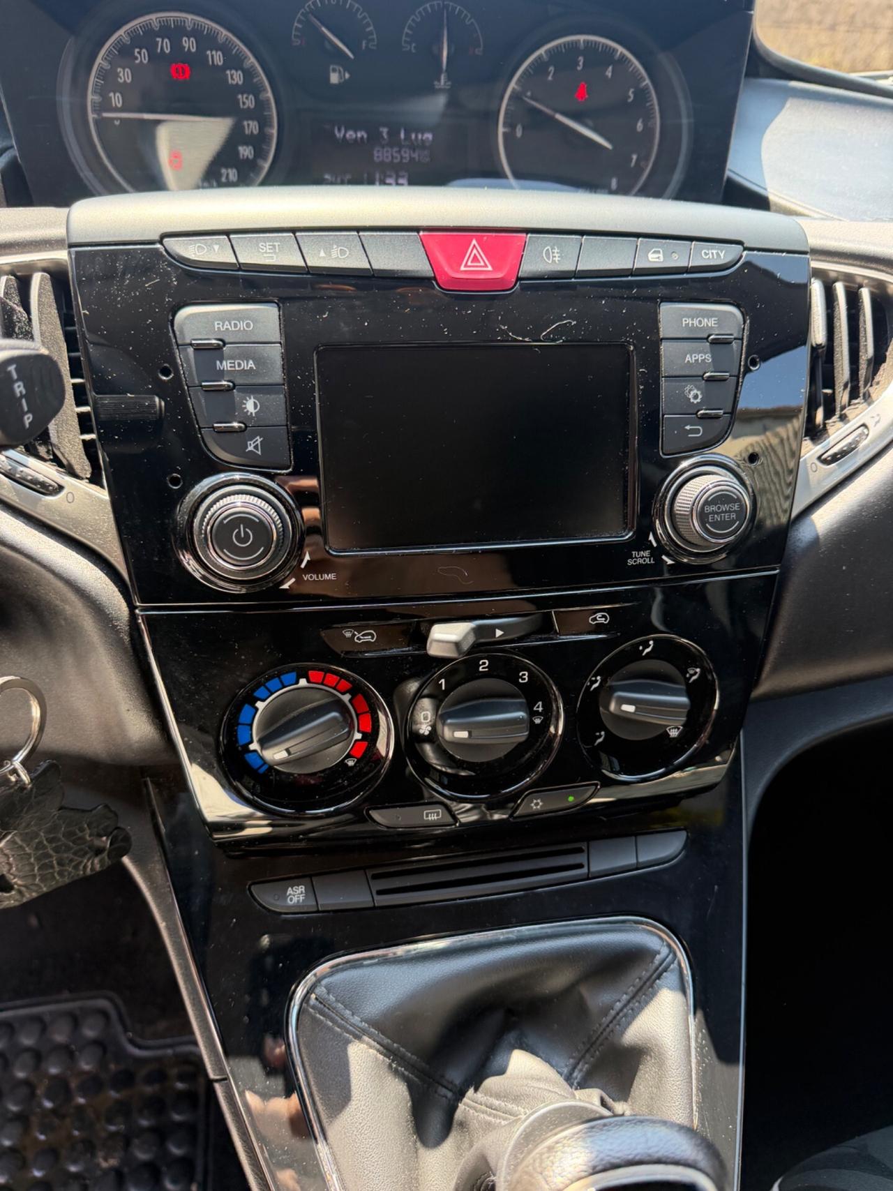 Lancia Ypsilon 1.2 69 CV 5 porte Silver