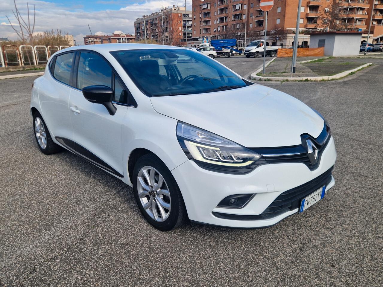 Renault Clio TCe 90cv GPL 5p Moschino Zen