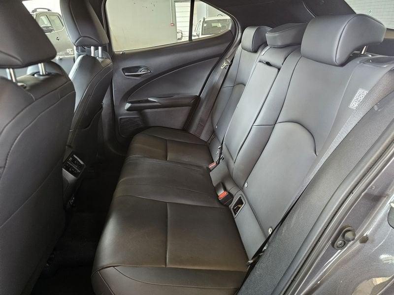 Lexus UX Hybrid Design