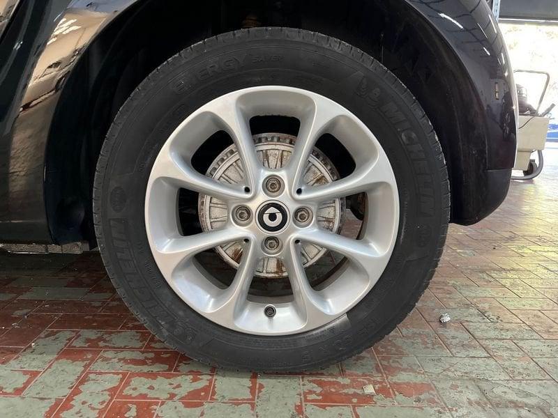 smart forfour II 2015 1.0 Youngster 71cv twinamic my18