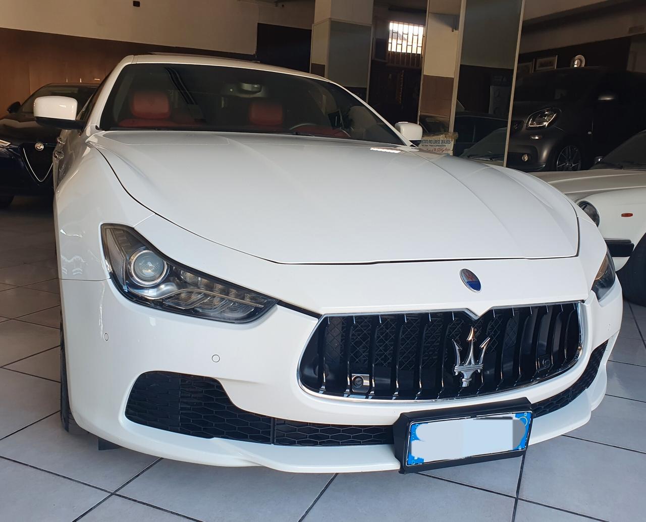 Maserati Ghibli 3.0 v6 diesel 275 cv GRANSPORT