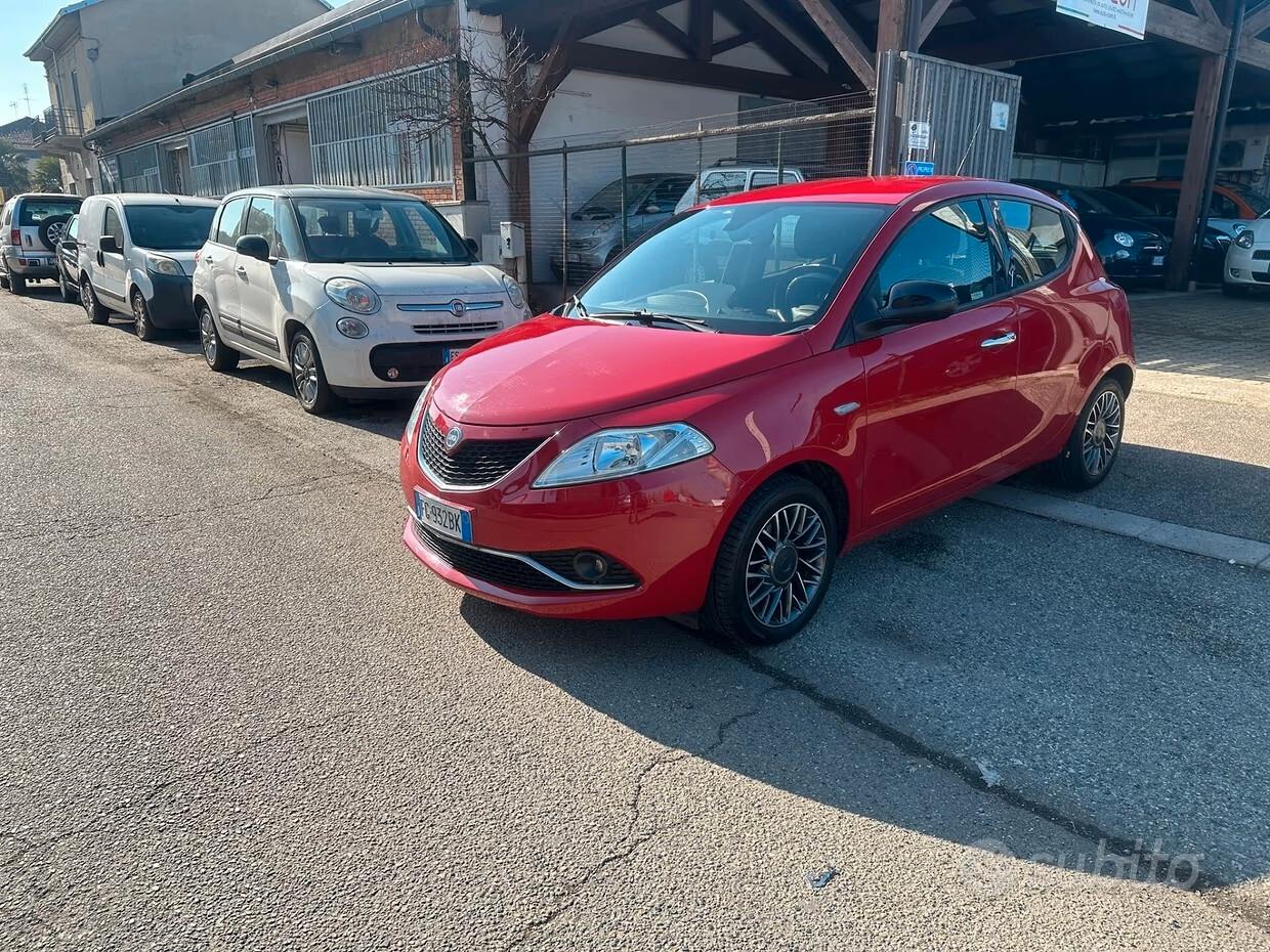 Lancia Ypsilon 1.2 69 CV 5 porte Platinum