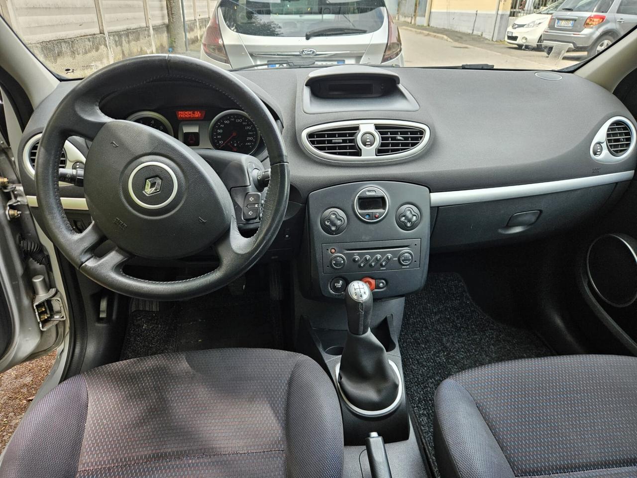 Renault Clio 1.2 16V 5 porte Dynamique