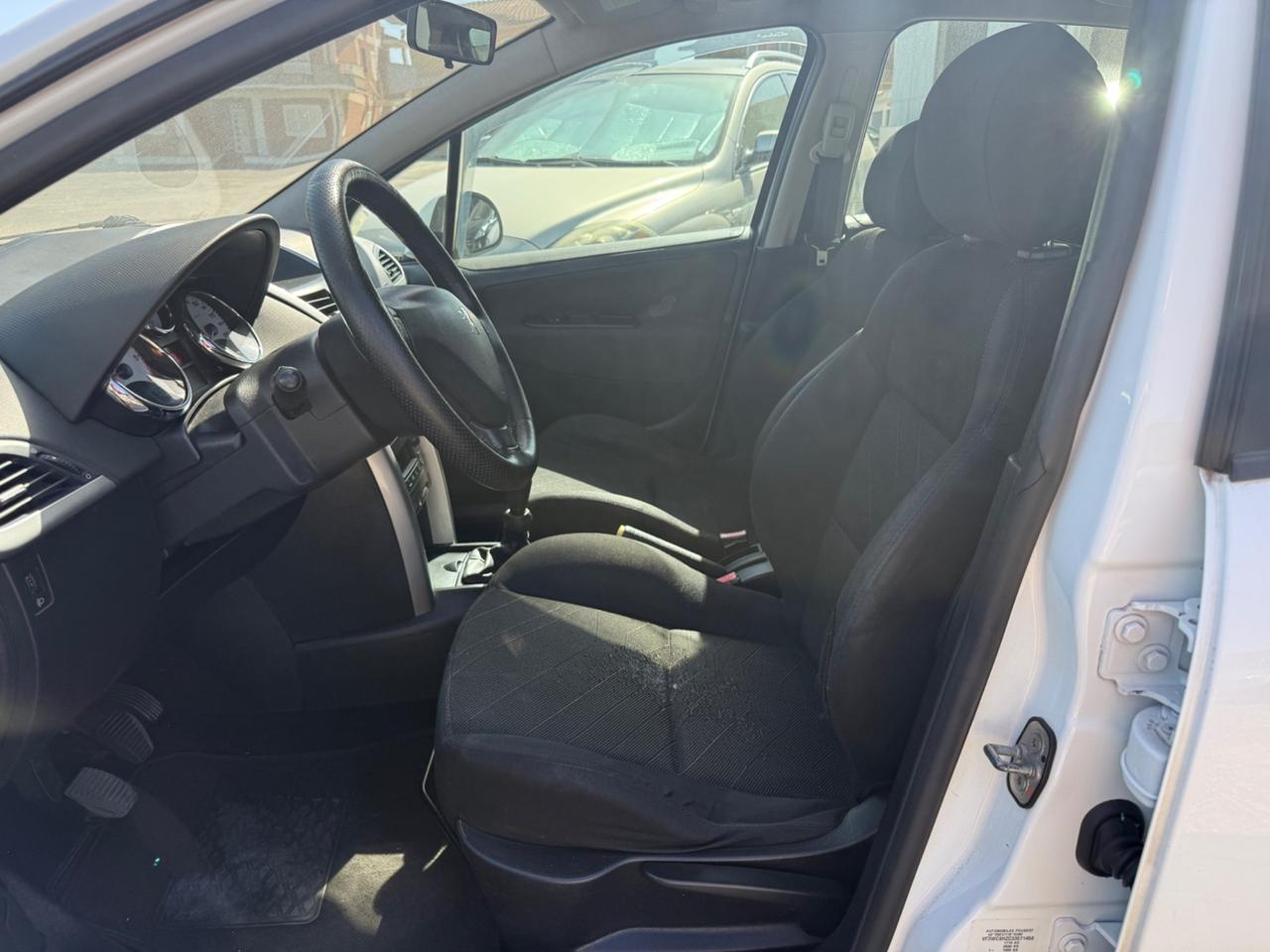 Peugeot 207 1.6 HDi 110CV 5p. XSI