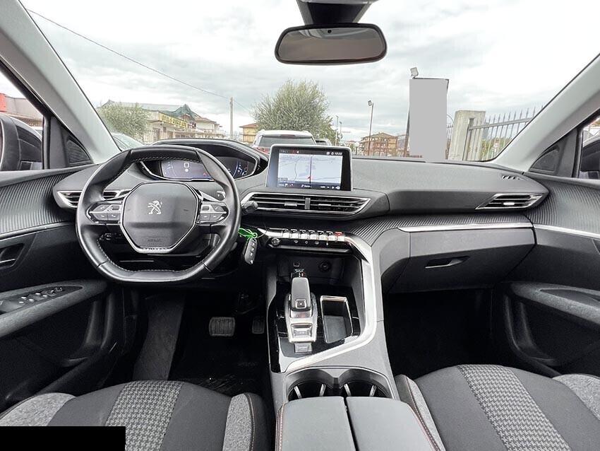 PEUGEOT 3008 1.2 BENZINA NAVI-AUTOMATICA