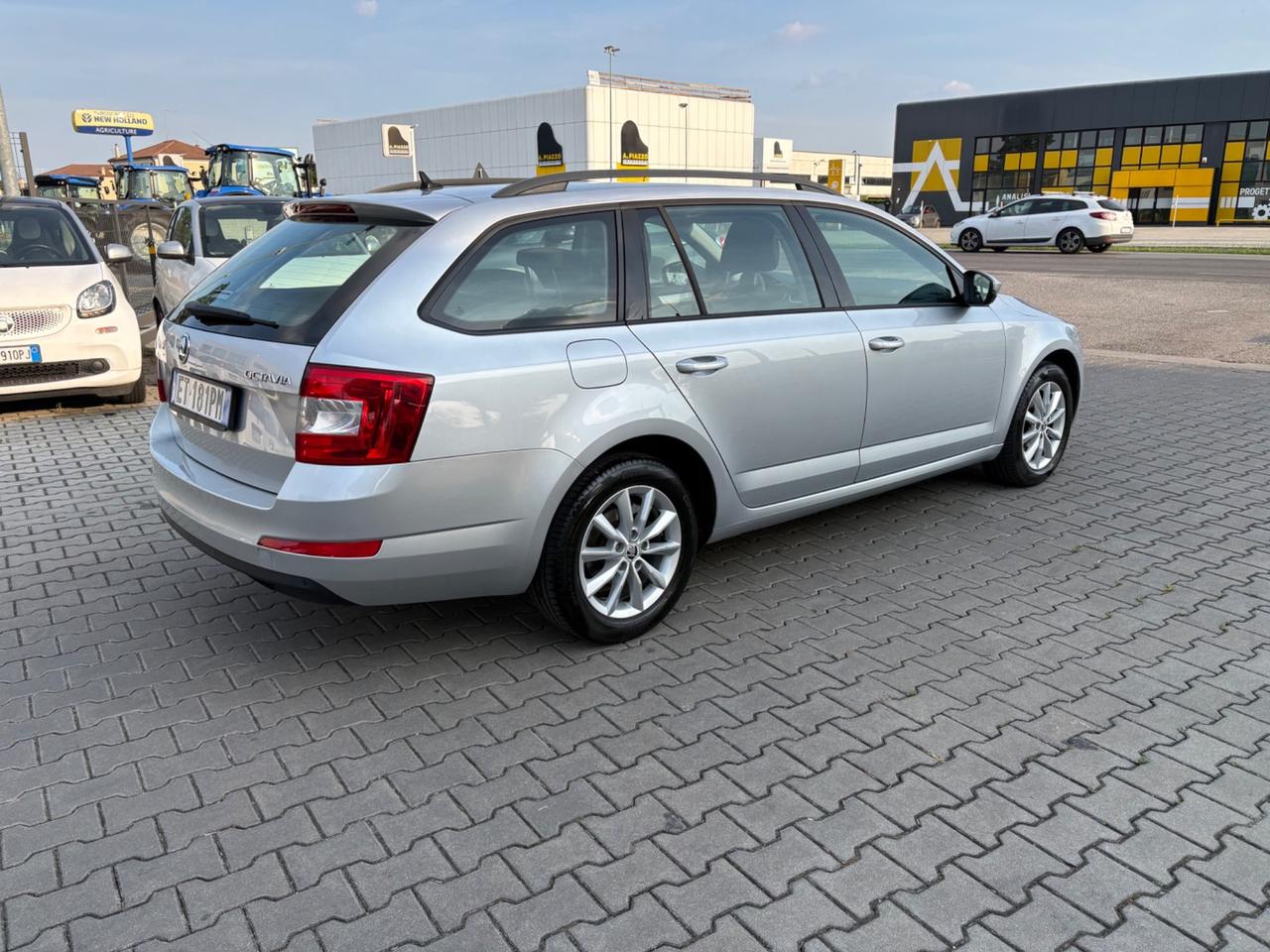 Skoda Octavia 1.6 TDI CR 105 CV DSG Wagon Elegance