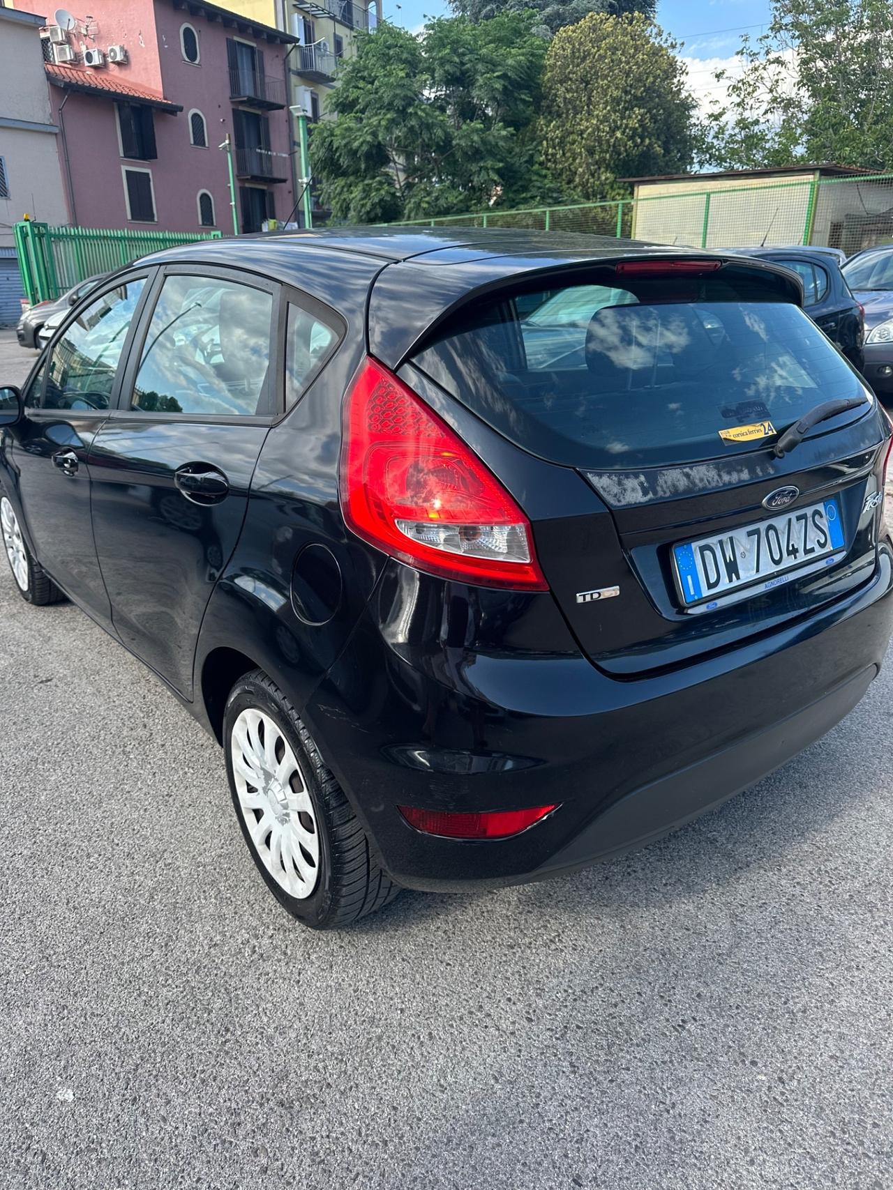 Ford Fiesta 1.4 TDCi 68CV 5 porte Titanium