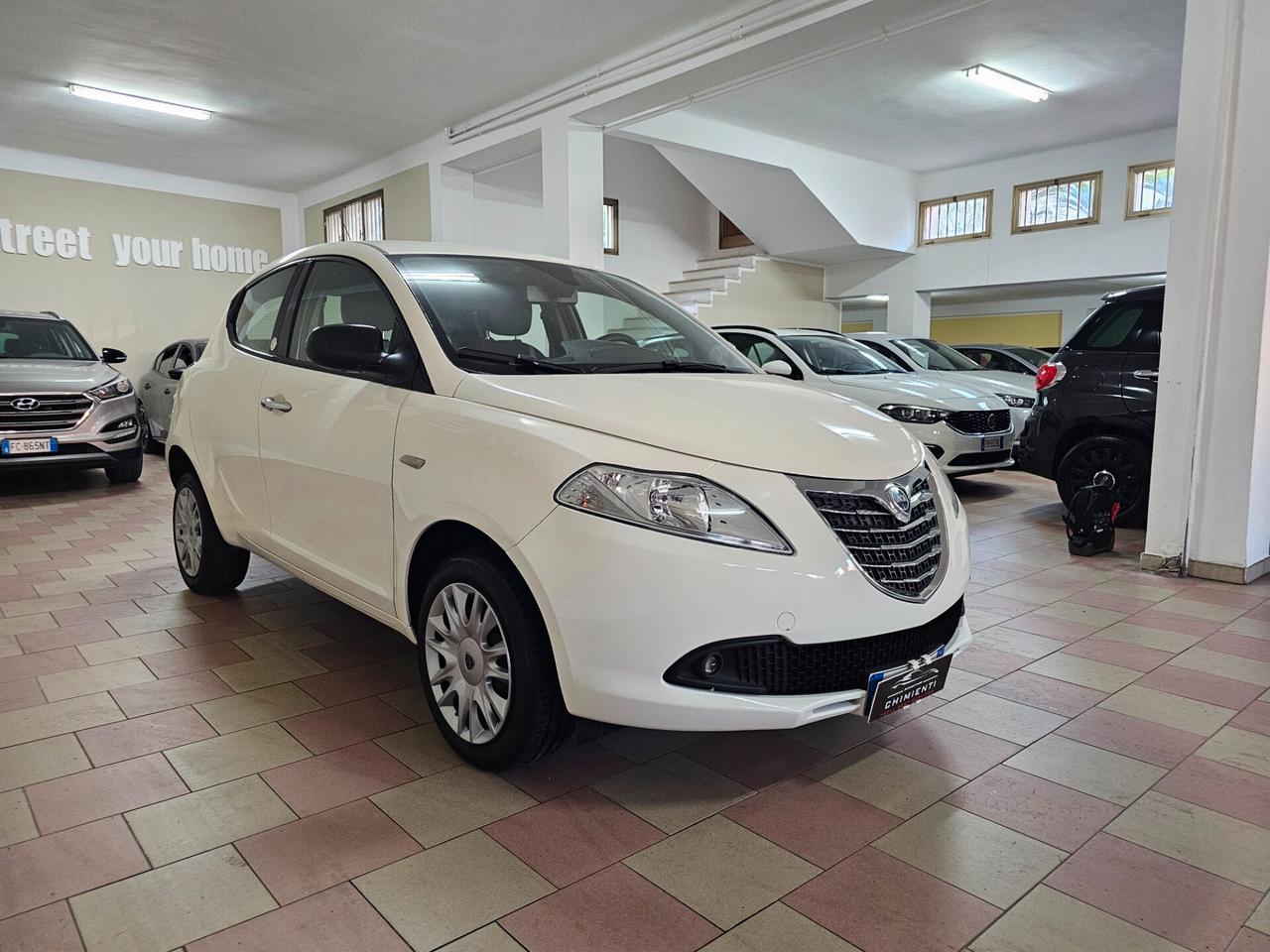 Lancia Ypsilon 0.9 TwinAir 85 CV 5 porte Metano Ecochic Gold