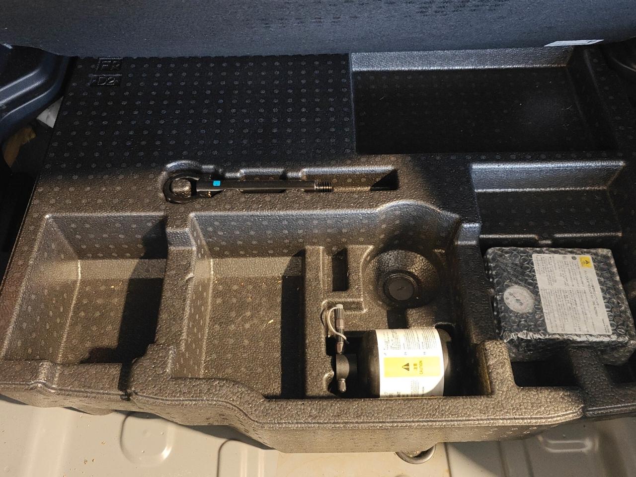 Toyota Yaris Cross 1.5 Hybrid 5p. E-CVT AWD-i Adventure