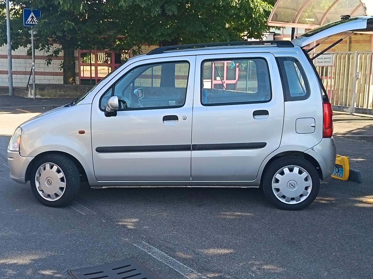 Opel Agila 1.2 16V Comfort