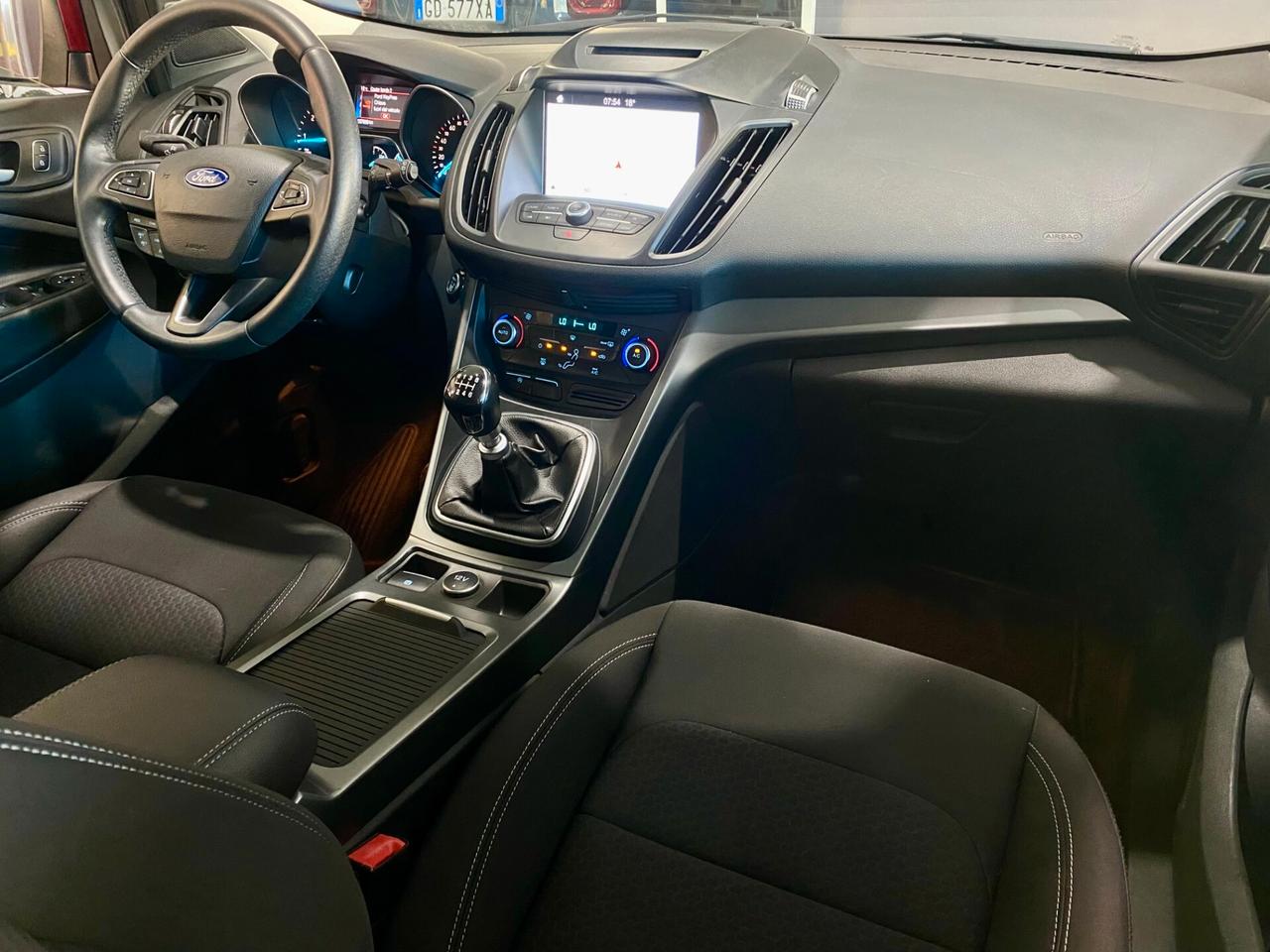 Ford Kuga 1.5 TDCI 120 CV S&S 2WD Business-2019