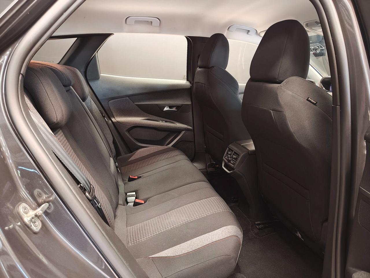 Peugeot 3008 BlueHDi 130 S&S Active Pack