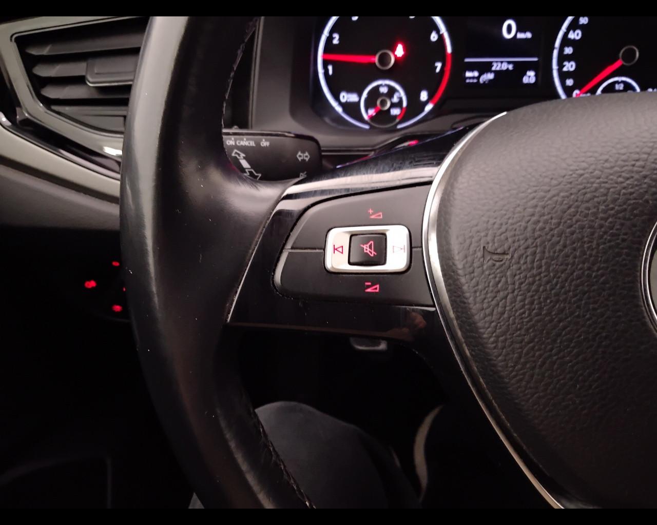 VOLKSWAGEN Polo VI 2017 - Polo 5p 1.0 tsi Comfortline 95cv