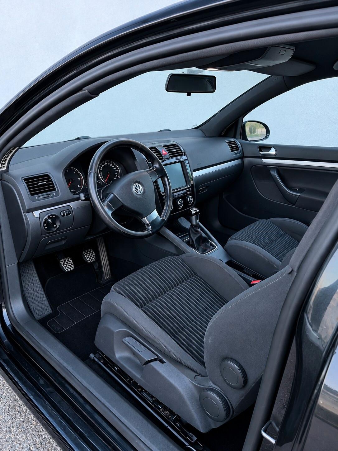 Volkswagen Golf 1.9 TDI DPF 3p. s Sportline