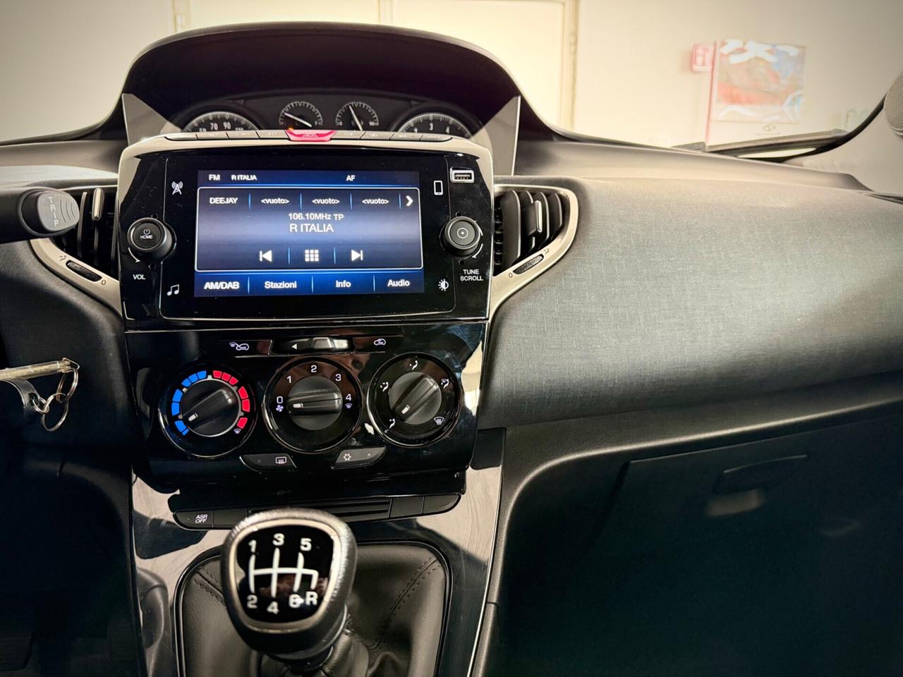 Lancia Ypsilon 1.0 Gold Aziendale 5porte Hybryd