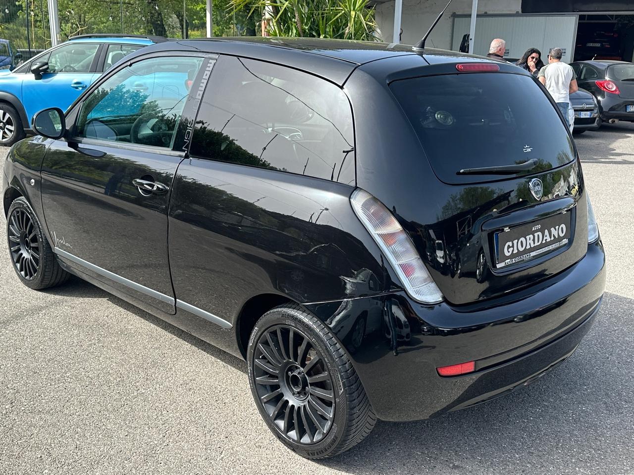 Lancia Ypsilon 1.3 MJT 90 CV MomoDesign