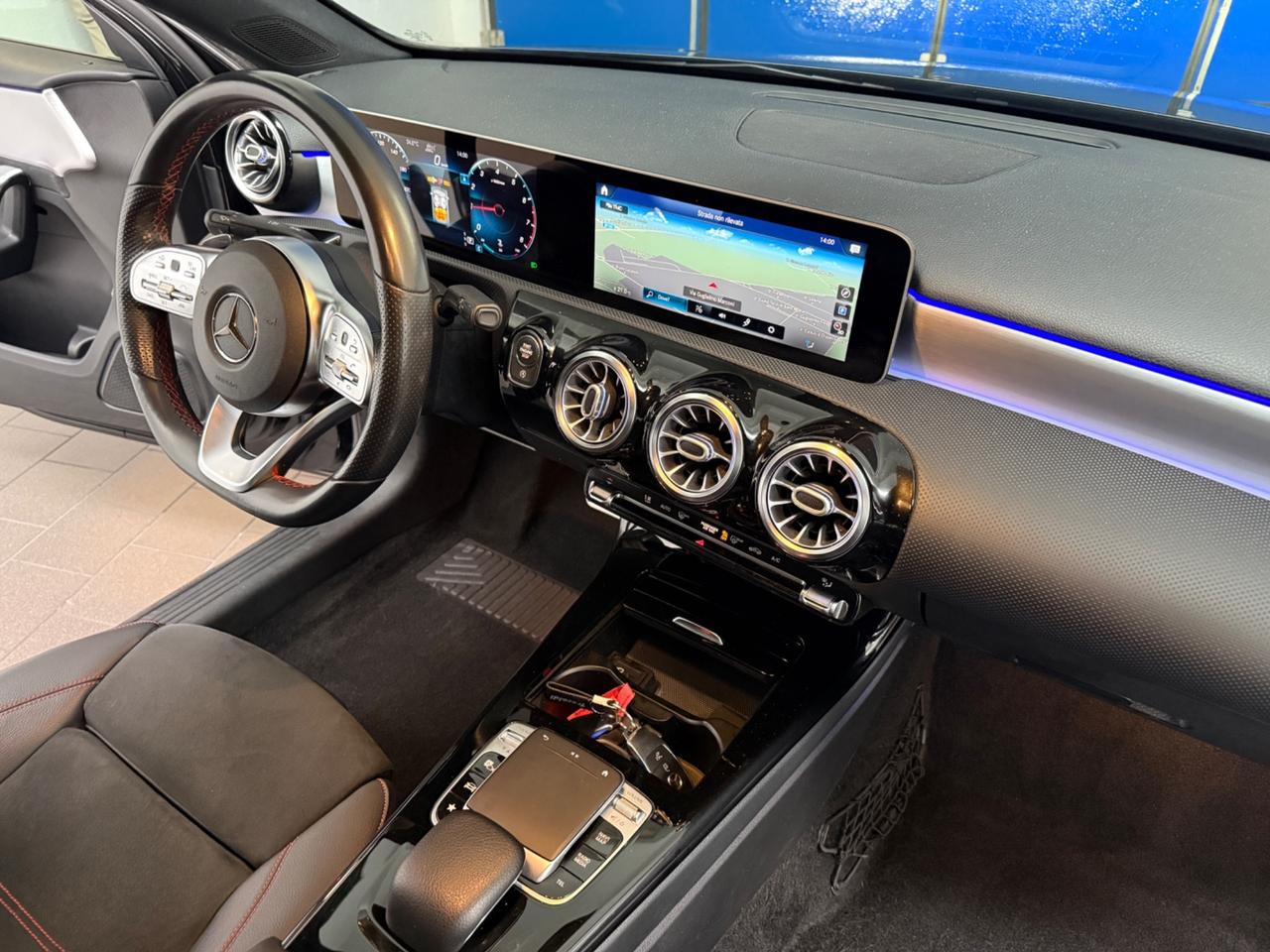 Mercedes-benz A 200 Automatic Premium AMG LINE SEDAN