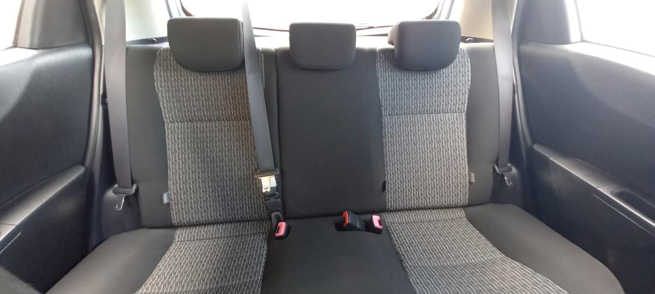 Toyota Yaris Benzina cc. 1.000 Mod. VVT- Active 5 Porte 5 Posti Utilizzabile anche per i Neopatentati.