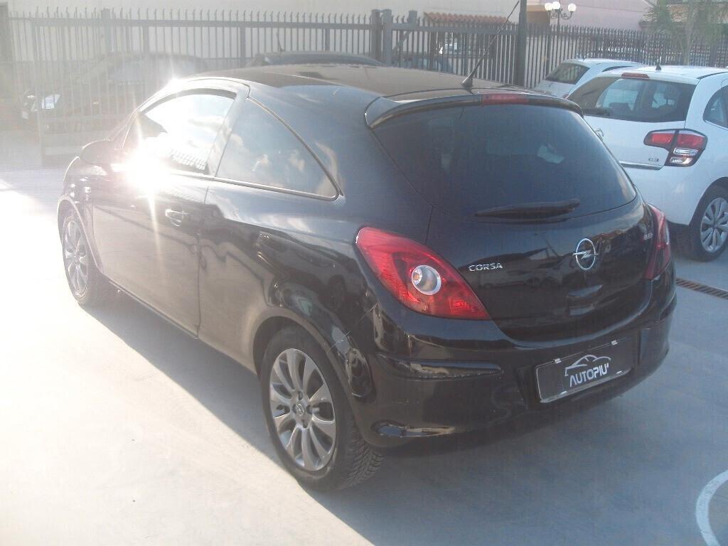 Opel Corsa 1.2 80CV 3 porte GPL-TECH Edition