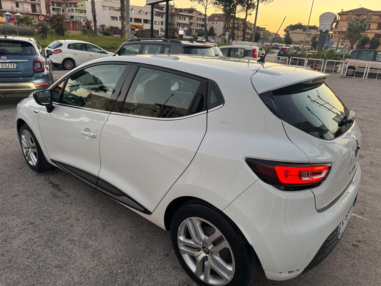 N1 Renault Clio1.5 DCI FARI FULL LED 2019