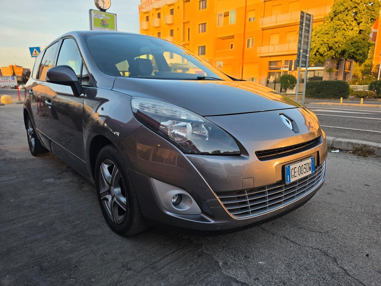 Renault Scenic Scénic 1.9 dCi 130CV Luxe