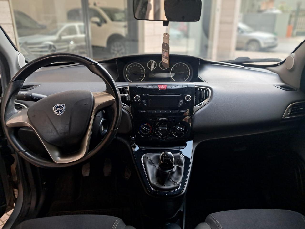LANCIA YPSILON -NEOPATENTATI-2014-Euro4990