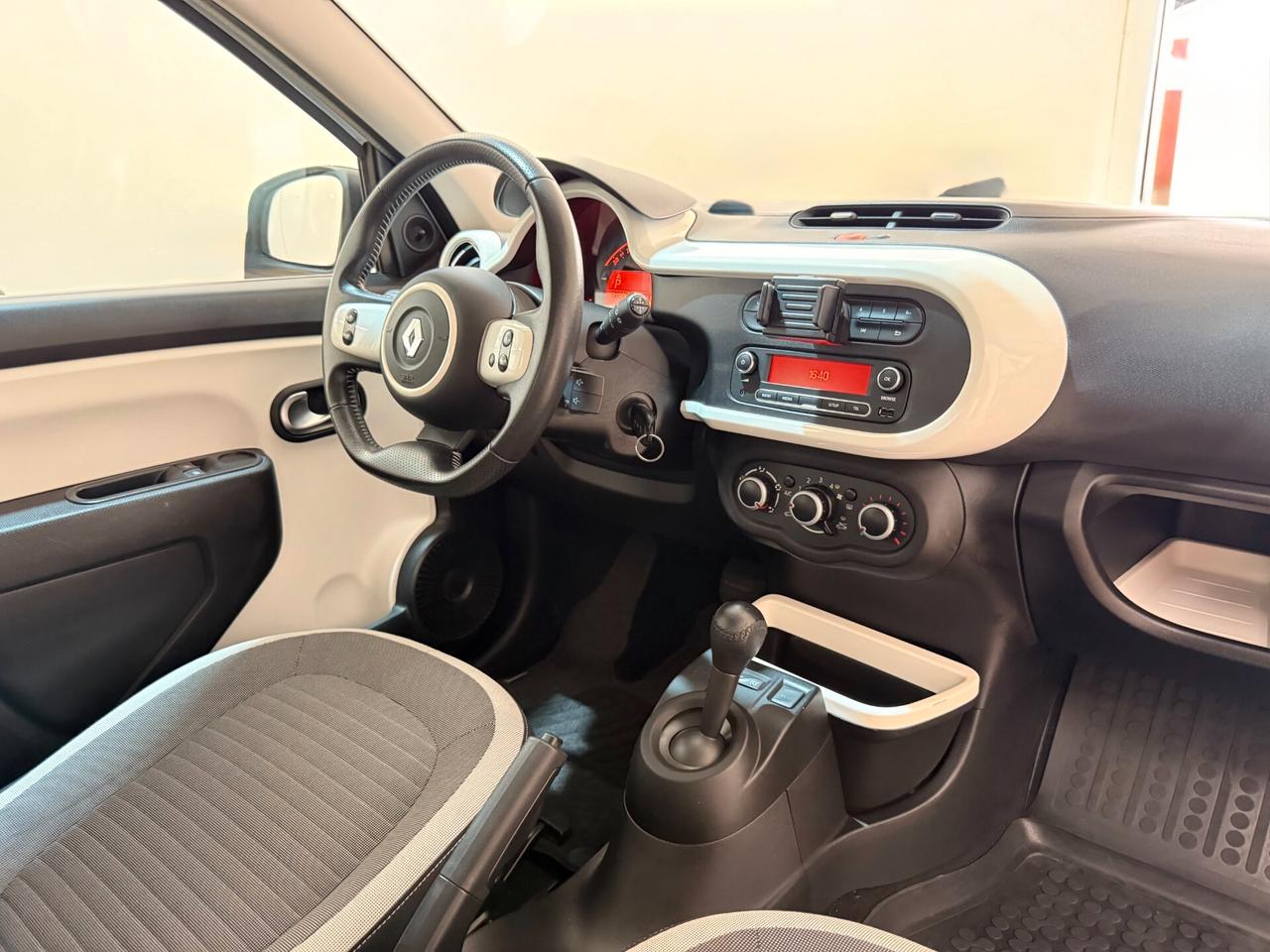 Renault Twingo SCe EDC Limited Intense