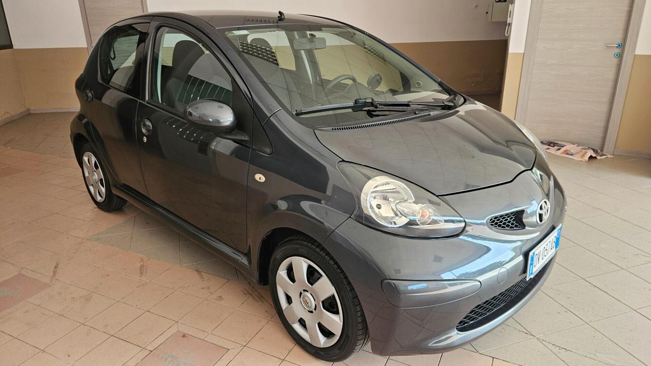 Toyota Aygo 1.0 12V VVT-i 5 porte