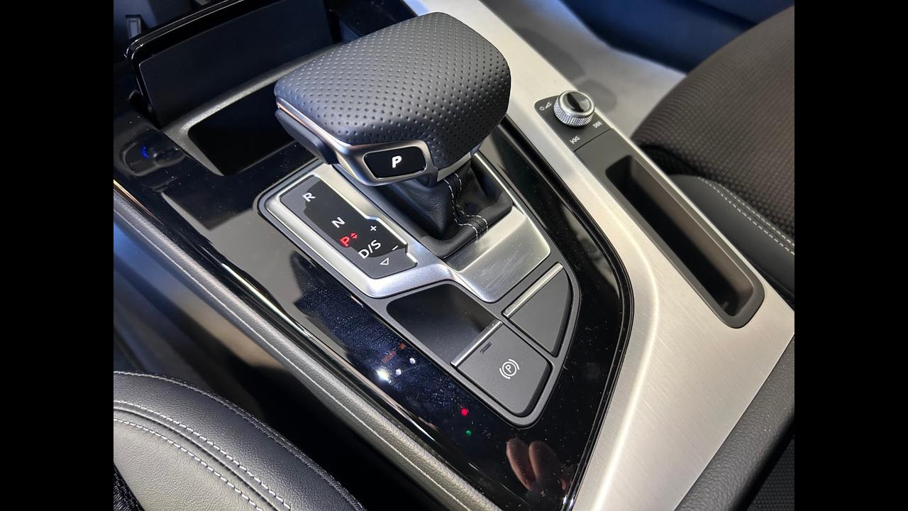 Audi A4 SEDAN 40 TDI S TRONIC