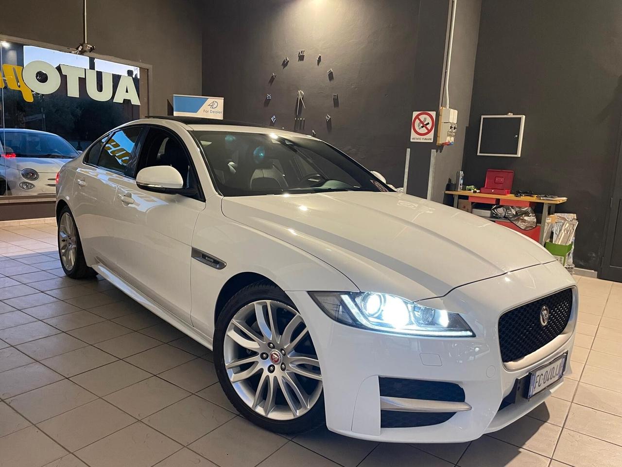 Jaguar XF 2.0 D 180 CV aut. Portfolio