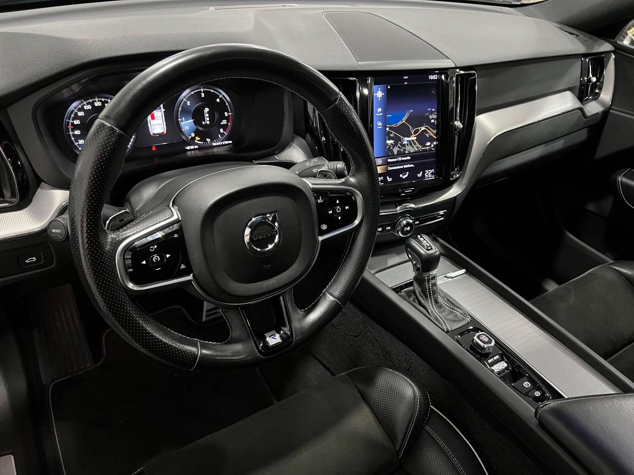 Volvo XC60 2.0 d4 R-Design awd geartronic 190 cv