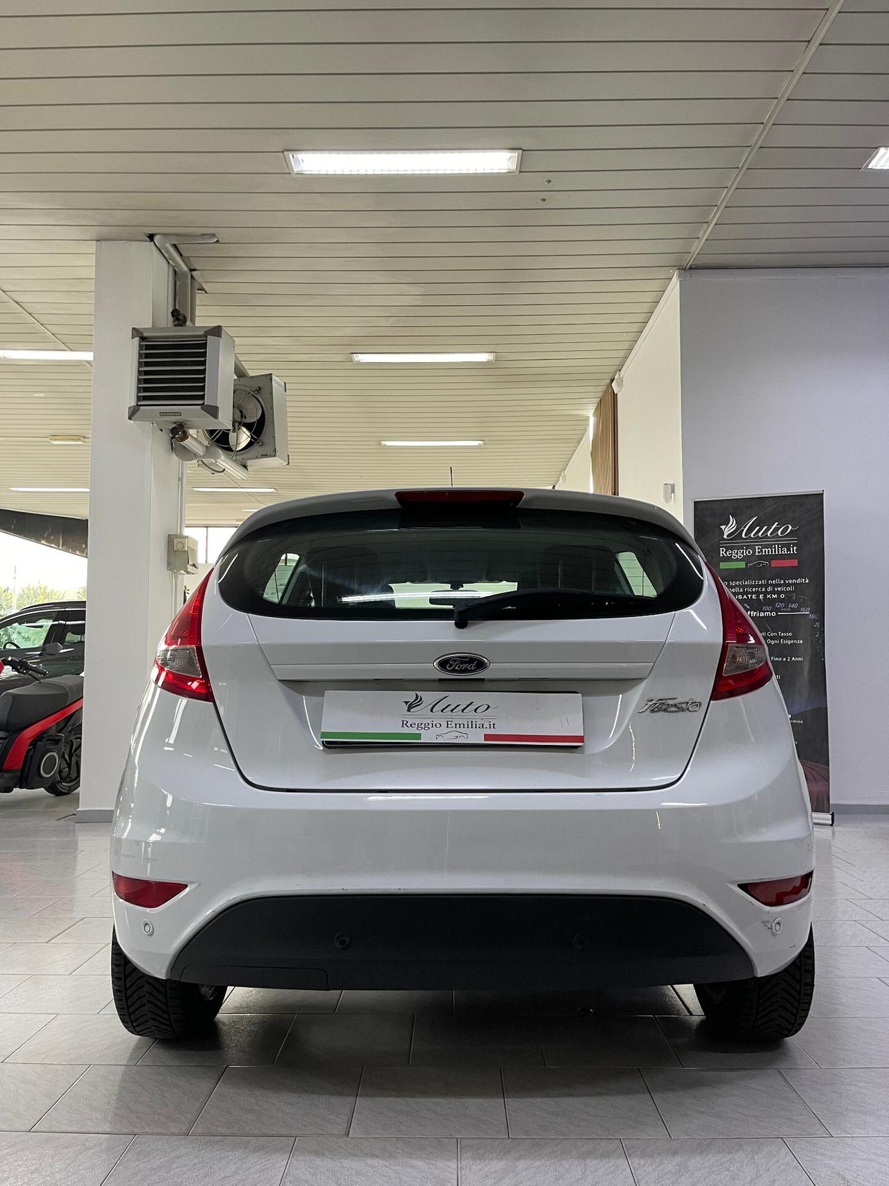 Ford Fiesta 1.4 5 porte Bz.- GPL Titanium - PASSAGGIO INCLUSO
