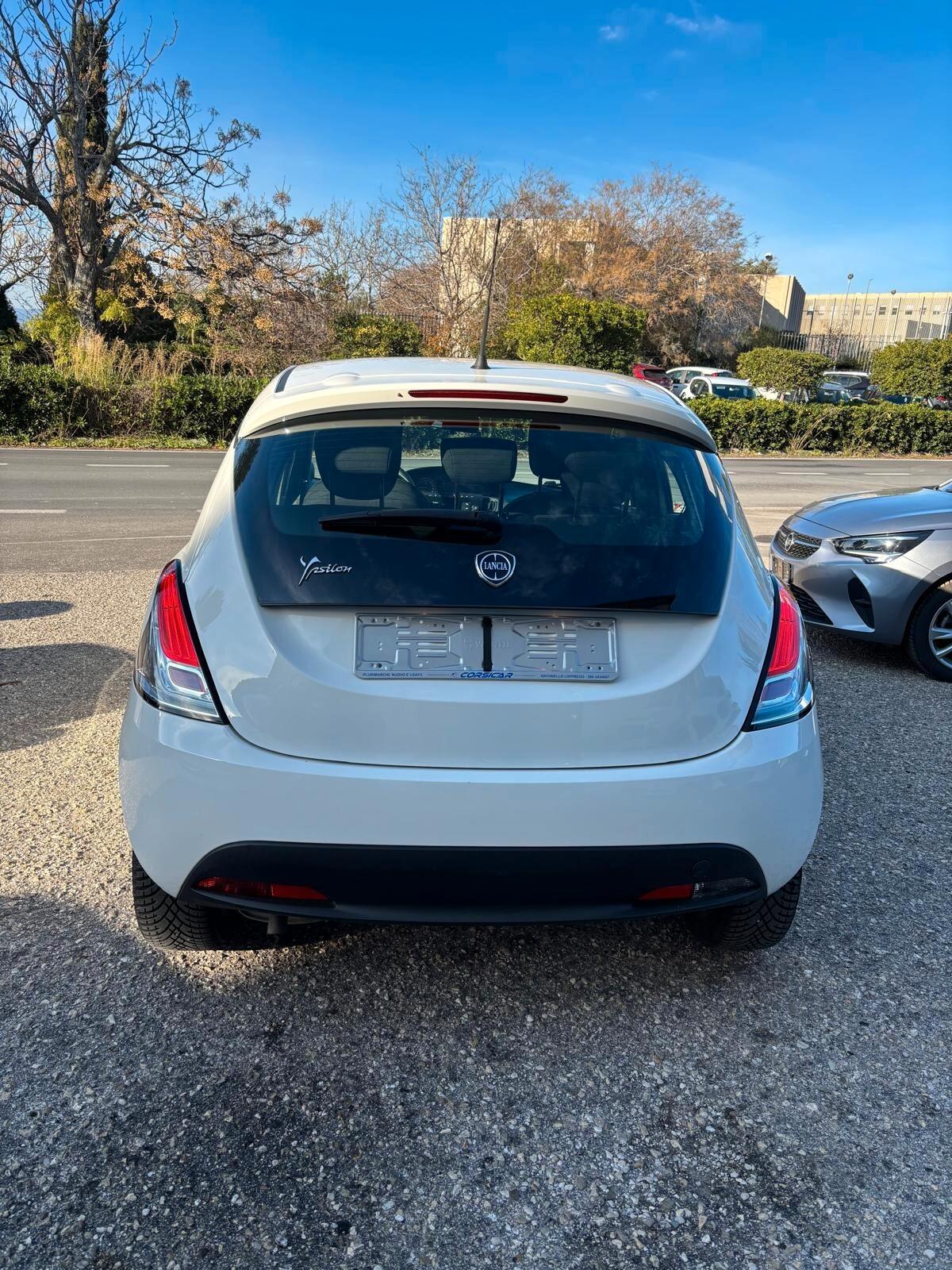 Lancia Ypsilon 1.2 69 CV 5 porte Elefantino Blu
