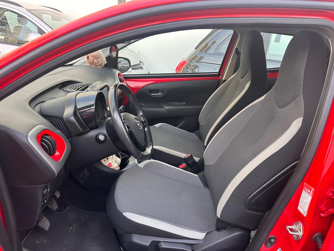 Toyota Aygo Connect 1.0 VVT-i 72 CV 5 porte x-play